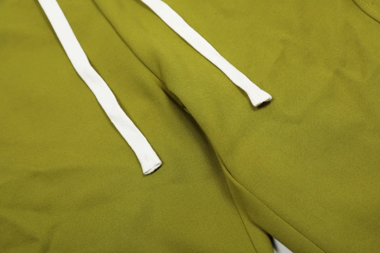 🅿️250 "Top quality" Style number: T7002# [Ralph Lauren solid color pony embroidered logo simple casual wide-leg trousers] ✅Ralph Lauren classic basic versatile unisex wide-leg spliced couple straight trousers ✅Brocade and cotton Roman cloth splicing technology ✅The version is restored to the original single The maximum size can be worn up to 170 pounds Loose, comfortable and stress-free ✅The upper body is simple and easy to match ootd must-have Good-looking clothes are never chosen by anyone. A must-have in couples’ wardrobes. Size: S-XL. Color: floral gray, black, yellow, and fruit green.